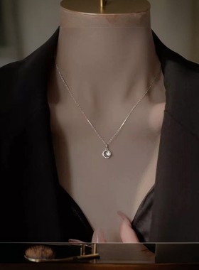 河南钻石商丘钻石河南商丘人造钻石s925纯银星月项链简约锁a2534