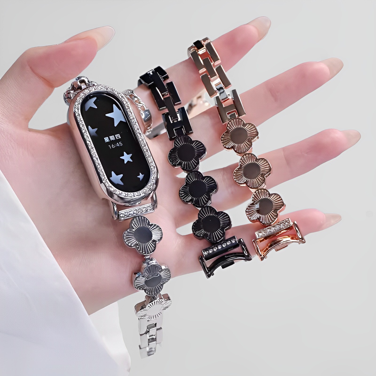适用小米手环9表带女8/NFC版高级感四叶草金属表带小米手环9Pro秋冬创意新款表链8Pro手环红米手表5表带4女款