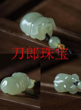 新疆和田玉生肖猪吊坠