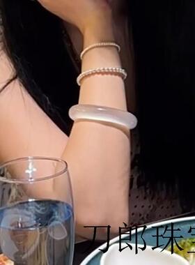 天然冰种白月光翡翠色玉手镯女款白色玛瑙玉髓荔枝冻镯子正品玉石