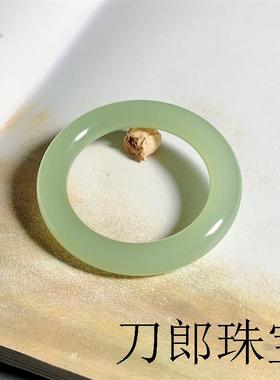 青白玉高冰晴水新疆且末蓝湖水绿青海料高端女款玉镯子和田玉手镯