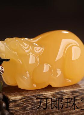 黄龙玉貔貅貔貅手把件昆仑黄玉吊坠文玩把玩盘玩手盘手玩古玩皮丘