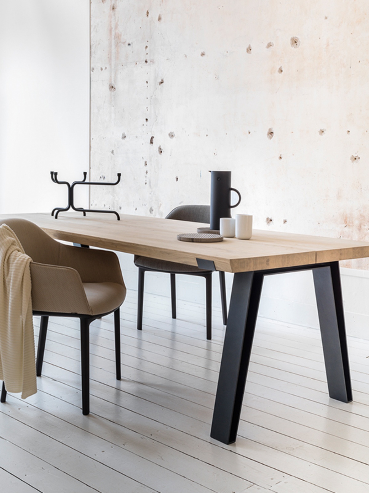 厂北欧会议桌实木办公桌简约现代设计师长条桌椅个性创意洽谈工新