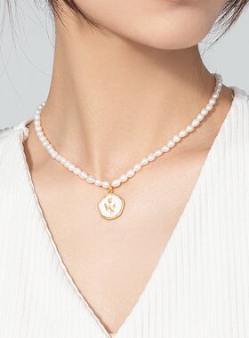 法式高雅珠光白色珐琅复古玫瑰花金币吊坠淡水珍珠短款项链锁骨链