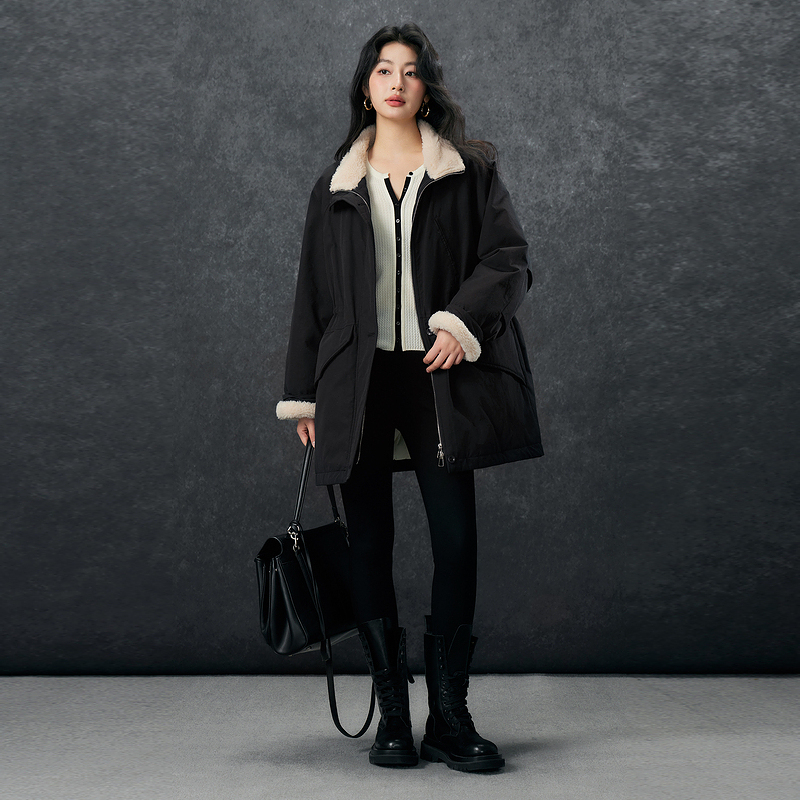 Basic House/百家好毛绒翻领羽绒服冬季轻薄抽绳收腰中长款派克服