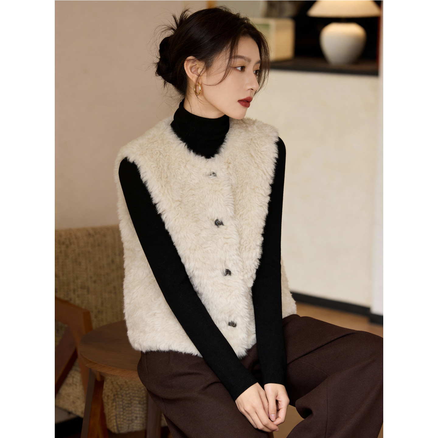 百家好仿皮草马甲女25冬季新款毛绒软糯毛毛马甲保暖短款无袖外套,淘宝优惠券,粉丝福利购,淘宝优惠卷