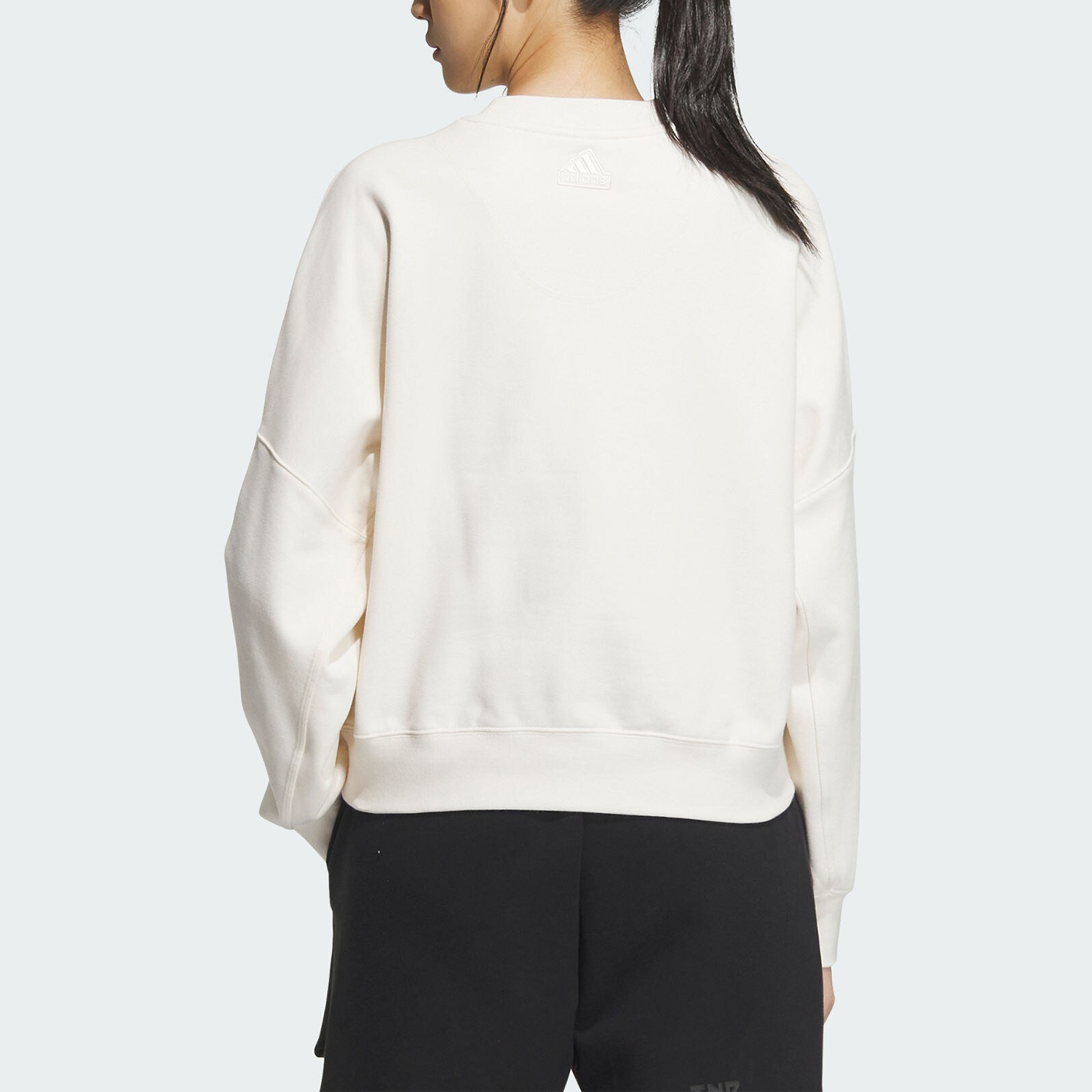 Adidas/阿迪达斯正品新款女士休闲宽松针织圆领卫衣IM8852 - 图1