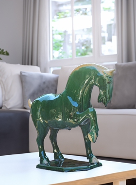 唐三彩抬蹄勾头站马经典陶瓷马