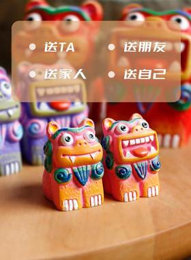 狮三百树脂卡通可爱石敢当狮子车载桌面摆件同学朋友创意生日礼物