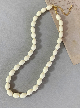 高级感ins奶油白气质树脂项链