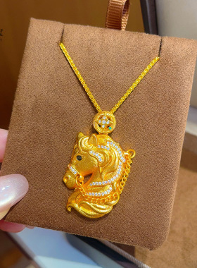 金店款越南沙金点钻赤翼马头吊坠项链镂空缰绳马年生肖本命年挂坠