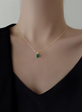 绿色水晶吊坠项链女2024年新款潮网红小众锁骨链女气质高级感颈链