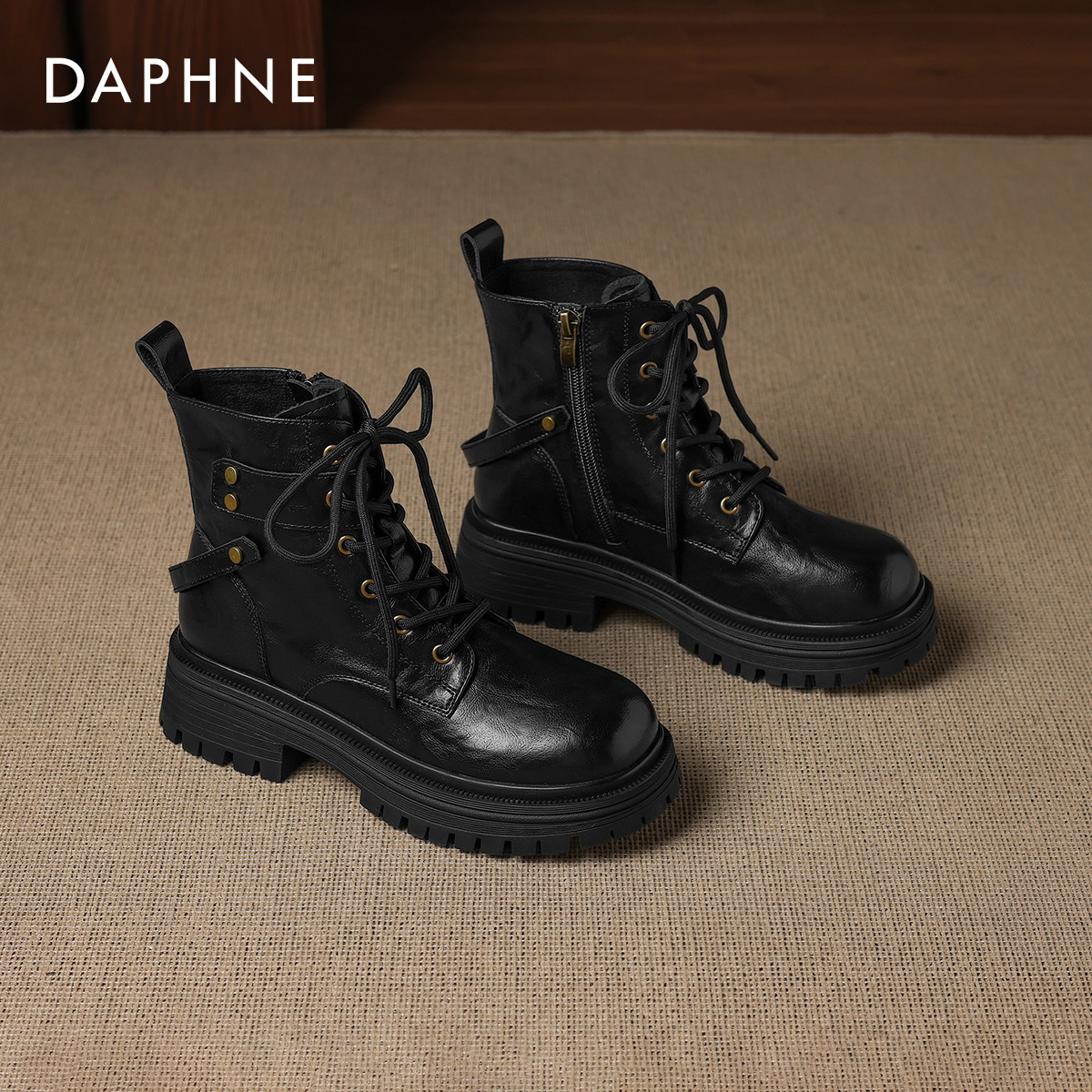 达芙妮厚底马丁靴女款2026新款秋冬季英伦风机车骑士靴子黑色短靴,淘宝优惠券,粉丝福利购,淘宝优惠卷