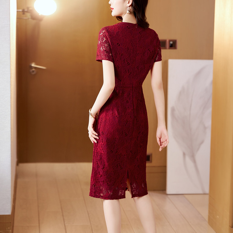 酒红蕾丝连衣裙女2023夏季新款洋气H结婚衣服妈妈装婚礼宴会礼服