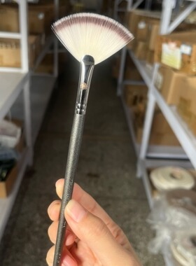 PONY毕加索702散粉刷105 806羊毛腮红刷108 259松鼠毛修容刷高光