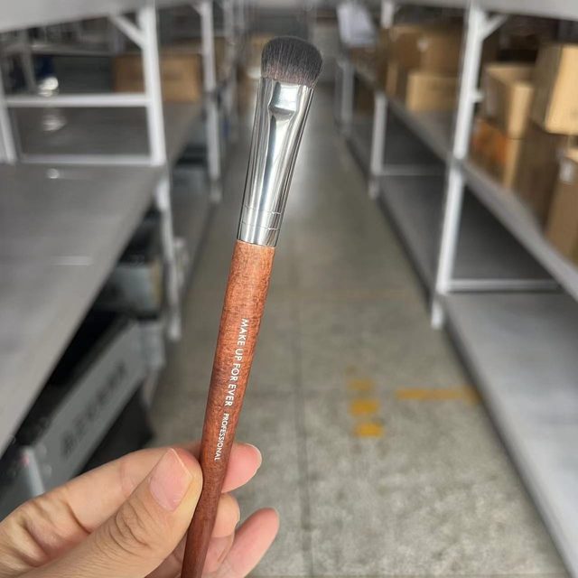 Makeupforeve makeup brush 210 eye shadow brush 124 powder brush 174 concealer brush blush brush lip