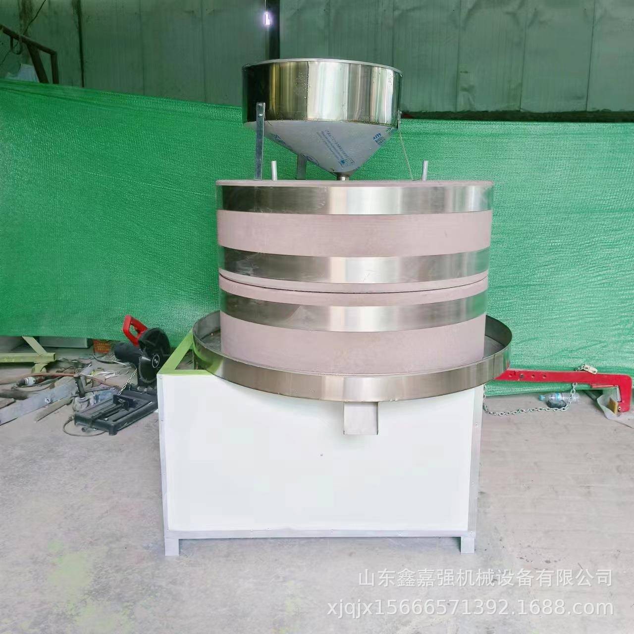 60型电动商用花生酱石磨机低速研磨米浆机白砂岩小麦面粉磨面机 - 图1