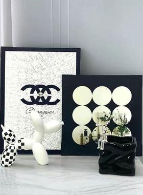 北欧ins高档简约香风摆件黑白米奇装饰品酒柜电视柜家居桌面礼物