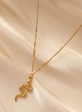 Pop girl love Serpentine pendant necklace欧美百搭流行项链潮