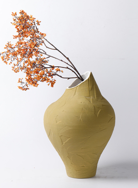 现代新中式陶瓷黑色花瓶摆件v家居样板间客厅玄关姜黄色花器装饰