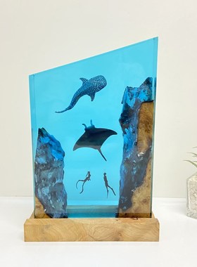 家居树脂摆件海i洋蝙蝠鱼鲸鲨潜水夜灯中秋节教师朋友节日生日礼