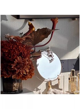 现代轻奢样板间梳妆台粉饼道具首饰架软装摆件化妆台桌面饰品装饰