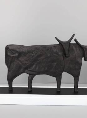 爆款欧式黑色铸铁牛摆件样板房售楼部卧室书房客厅电视柜桌面软装