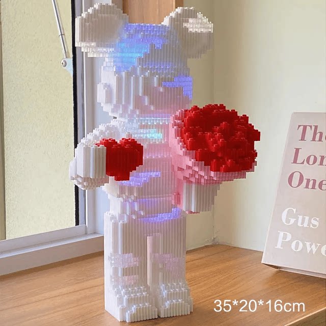 Cute flower-giving bear, pony and dangdang building blocks
