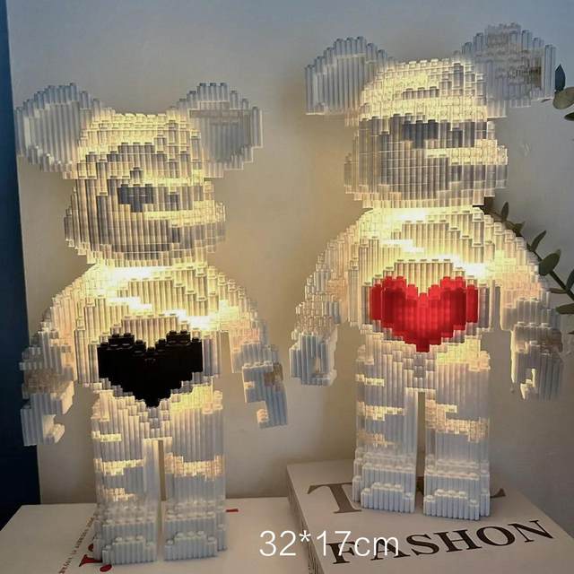 Large ornamental violent bear assembly toy