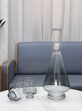 北欧创意烟灰f金边尖帽酒具摆件客厅饭厅茶几办公室样板房家居饰