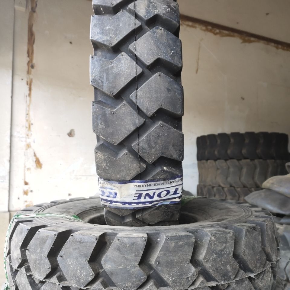 二手叉车轮胎实心 充气28*9-15 前轮 后轮650-10 - 图2