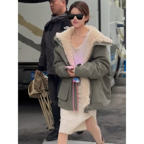 恋人赵露思阮妤同款羊羔毛派克服女冬季今年流行爆款冲锋衣外套潮 - 图0