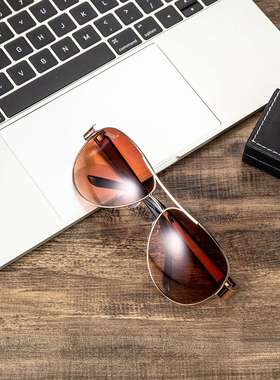 Men's gift set exquisite package watch +Sunglasses pen cover