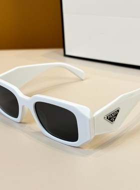 复古倒三角标墨镜女级感2025B新款时髦个性显瘦方框黑色太阳眼镜