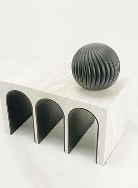 现代简约酒店几何拱门摆件北欧式黑色螺纹球样板房售楼处软装饰品