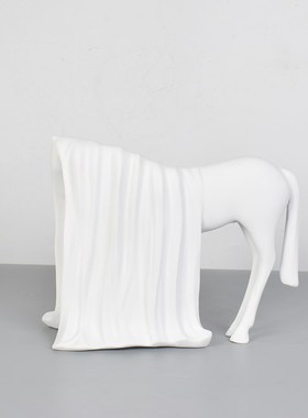 简约现代客厅样板房酒店大厅售楼处马到功成动物盖头马软装摆件