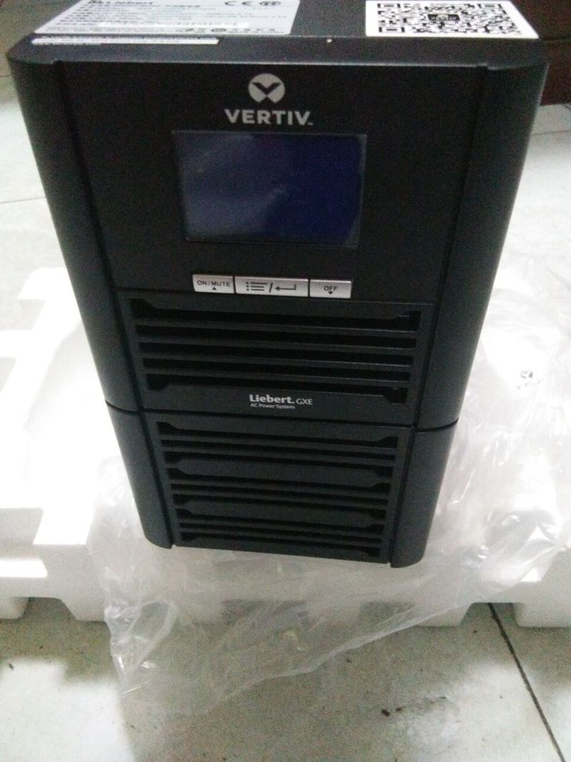 VERTIV维谛GXE02k00TS1101C00艾默生UPS不间断电源2KVA1600W标 - 图0