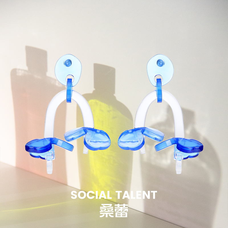 Social Talent桑蕾叠影花境系列山荷叶花朵琉璃蓝耳钉925银针 - 图3