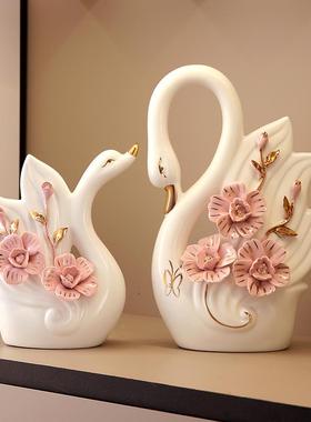 天鹅创意摆件轻高档高级感家居厅现柜代工艺品客酒柜奢电轻奢天鹅