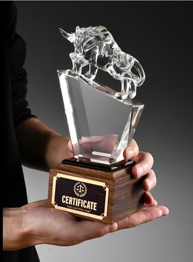 高档大气牛型水晶奖杯定制创意金牛奖牌定做N牛年优秀员工冠军劳