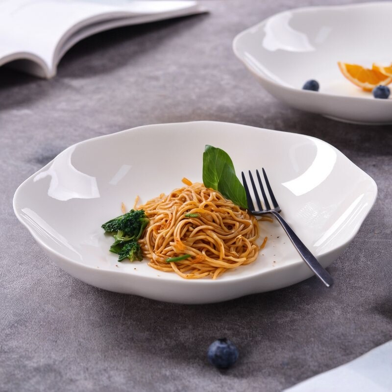 纯白陶瓷梅花盘荷叶盘花瓣盘深盘家用炒菜盘子水果盘凉菜盘异形盘