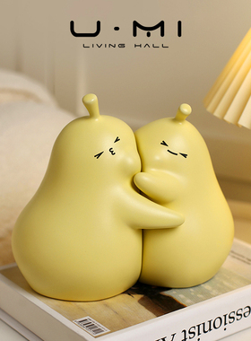U Mi LIVING · 抱抱梨 | 摆件抱抱梨陶瓷装饰摆件奶油风可爱礼物
