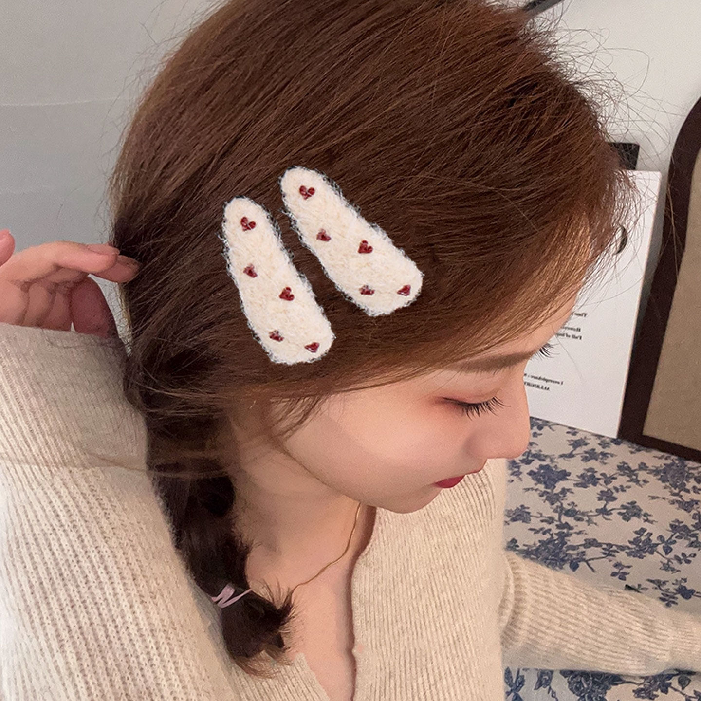 毛绒爱心发夹女侧边夹碎发夹bb夹格子发卡2025新款刘海夹边夹头饰,淘宝优惠券,粉丝福利购,淘宝优惠卷