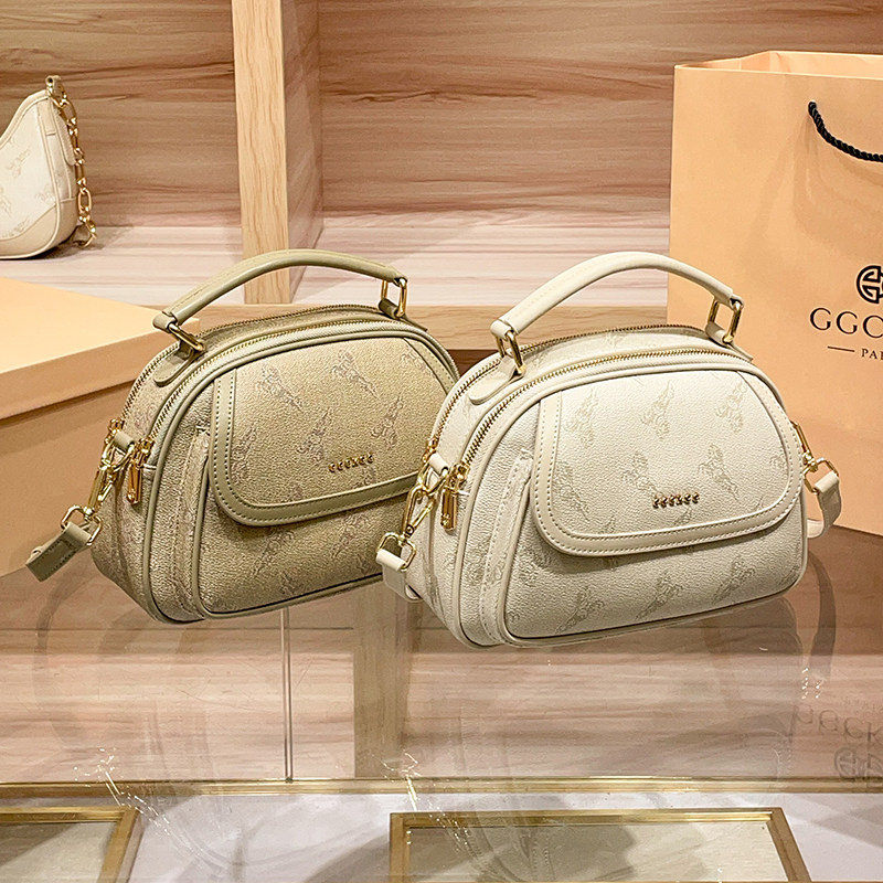 香港品牌2026新款手提小方包女通勤轻奢简约波士顿包高级感单肩包,淘宝优惠券,粉丝福利购,淘宝优惠卷