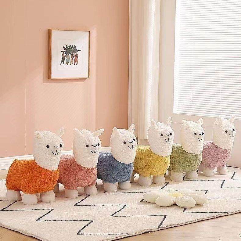 时尚小羊驼凳子卧室摆件网红羊驼坐凳新款儿童可爱轻奢毛绒可拆洗,淘宝优惠券,粉丝福利购,淘宝优惠卷