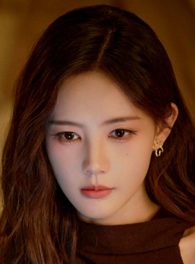 美人余李一桐余梦同款金色镂空花朵耳环高级感百搭耳饰女2026新款