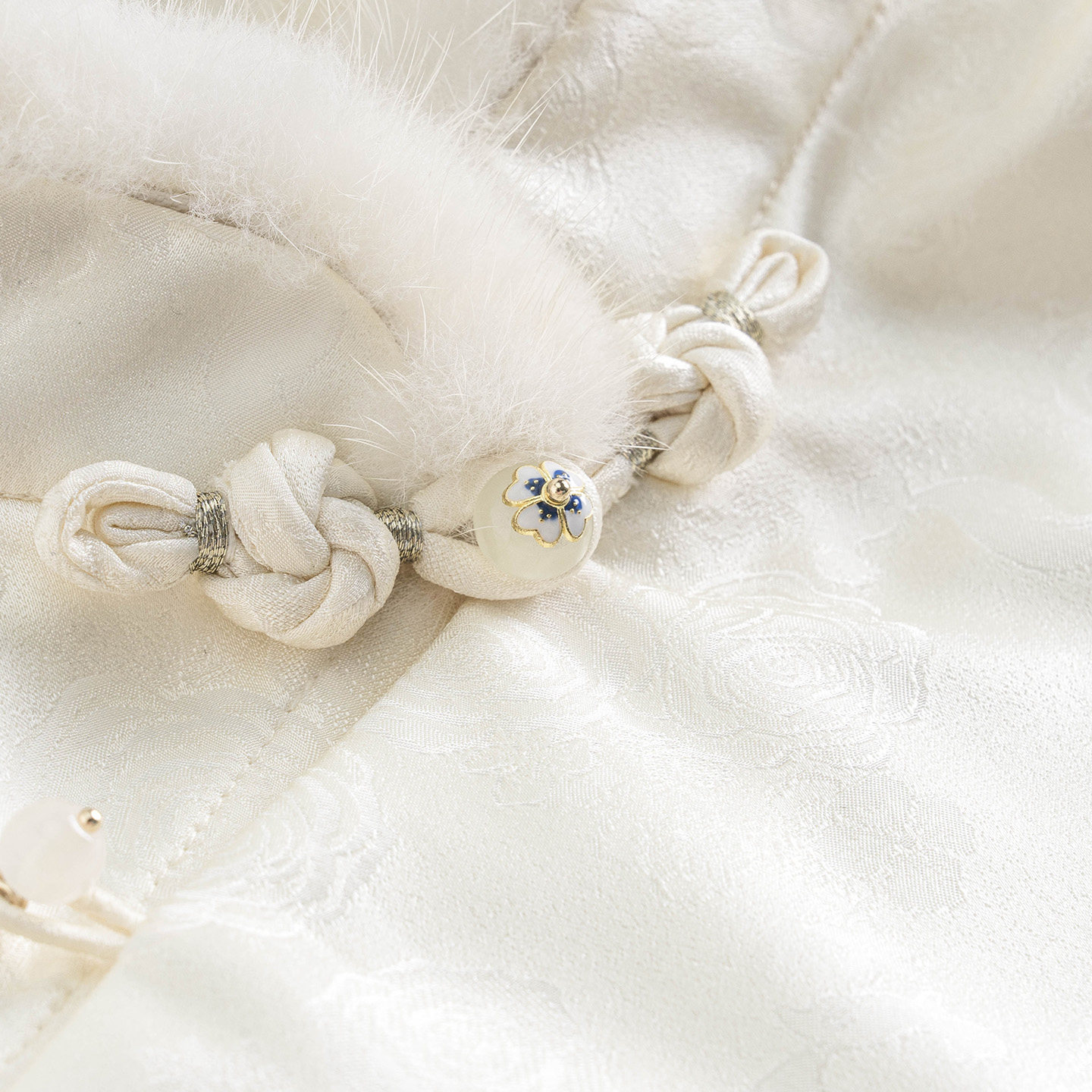 【云歌】莨西子新中式国风桑蚕真丝水貂毛立领长袖衬衫女秋冬上衣,淘宝优惠券,粉丝福利购,淘宝优惠卷