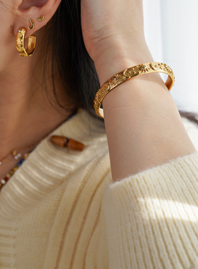 JoJo｜设计师款「蓝夜星语」青金石玛瑙星月吊坠项链樱桃锁骨链