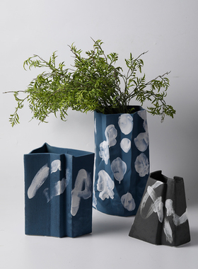新中式简约手绘蓝陶瓷几何异形花瓶摆件侘寂风样板间客Z厅花器装