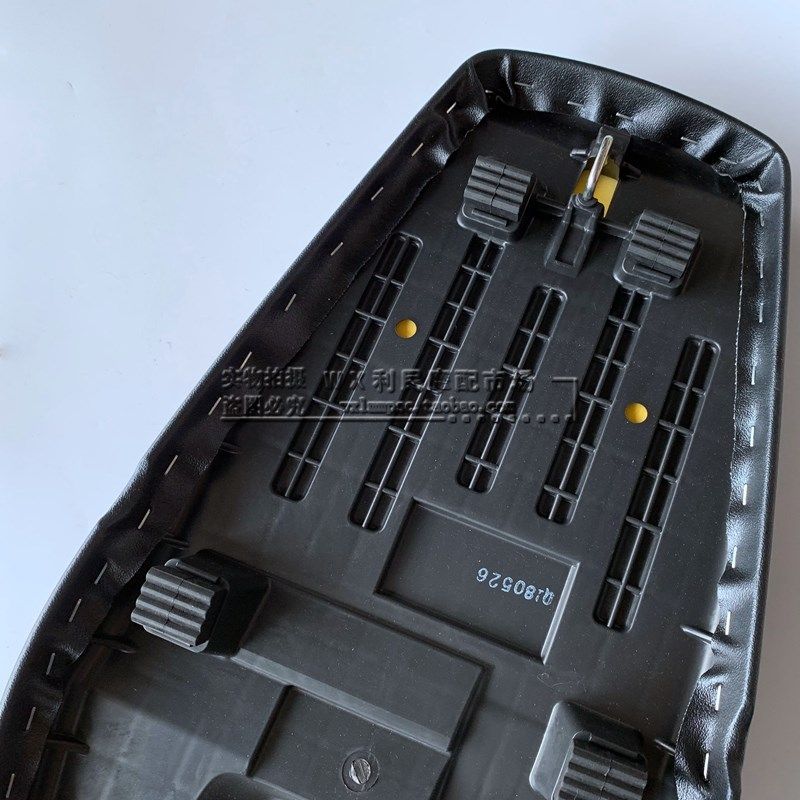 适用摩托弯梁车UiD110座垫/HJ110-6/6A大鞍座垫坐包总成座包坐垫,淘宝优惠券,粉丝福利购,淘宝优惠卷